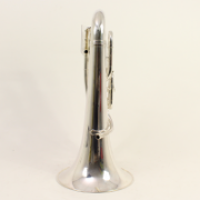 Zijaanzicht van een Besson BE2052 euphonium