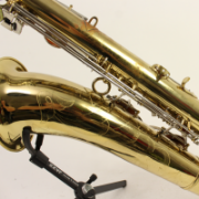 Grassi bariton saxofoon beker en body detail